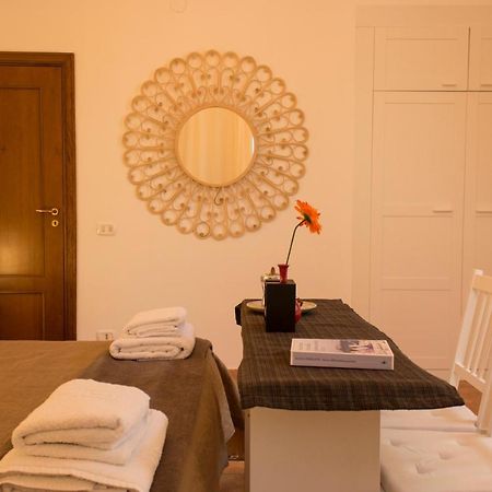 Sui Tetti Di Napoli Apartment Buitenkant foto